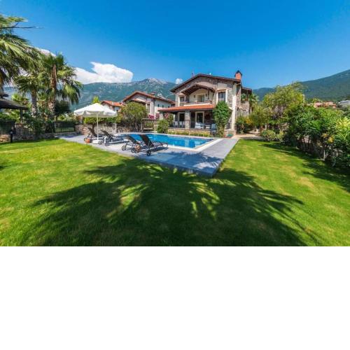 Private Pool and Garden Villa for 6 People in Fethiye, Ölüdeniz - Awz126