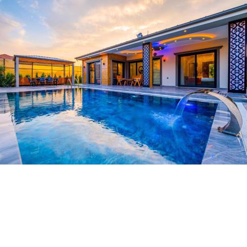 Private Pool Villa with Jacuzzi for 4 People in Muğla, Fethiye - Awz214