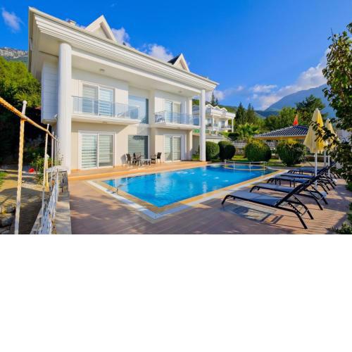 Private Pool Villa with Luxury Architecture for 8 People in Fethiye, Ölüdeniz - Awz206