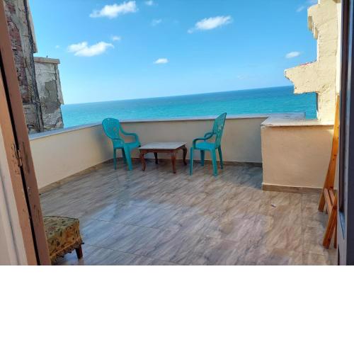 غرفه فرديه للرجال فقط في منزل علي البحر مباشره Private room with sea view for men only