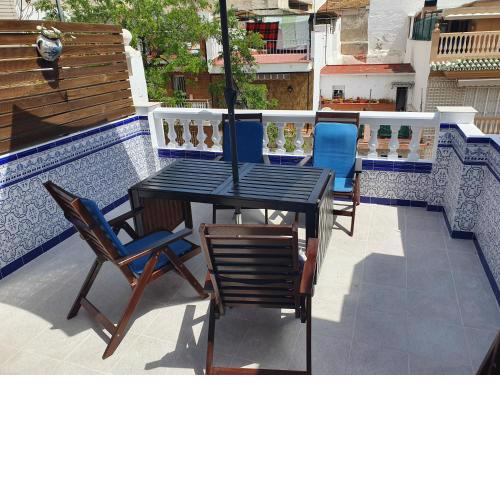 Private townhouse with roof terrace close to the beach