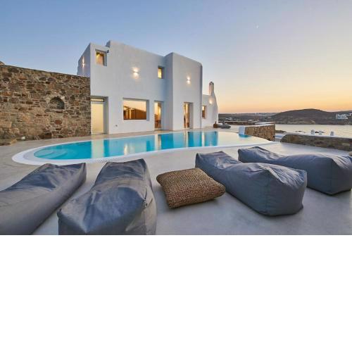 Private Villa Beachfront 30steps to Alemagou Beach