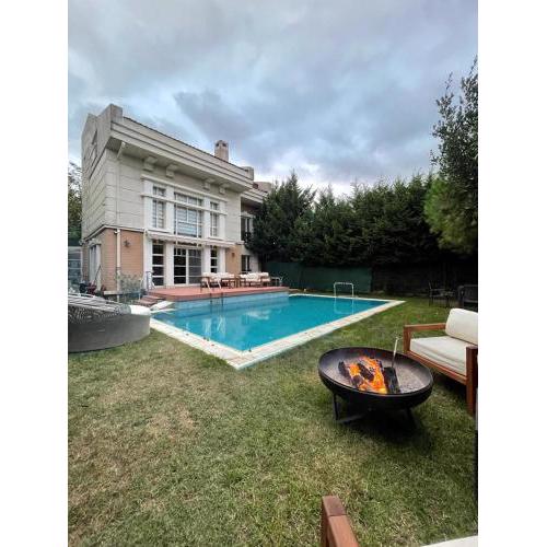 Private Villa Near the Sea,4+1,Pools,Sauna,Jacuzzi