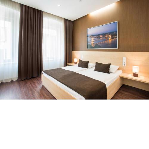 Promenade City Hotel