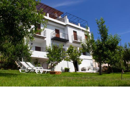 Puerta Bubión Apartamentos