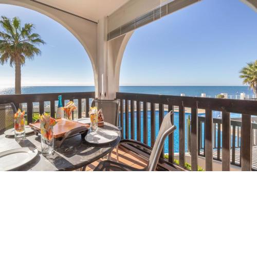 Puerta del mar 2 beachfront and pool - Happy Rentals
