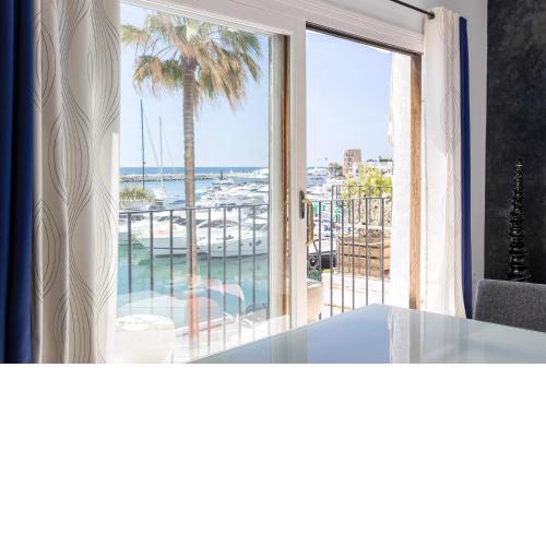 Puerto Banus marbella Front Line Penthouse 243 Instastay