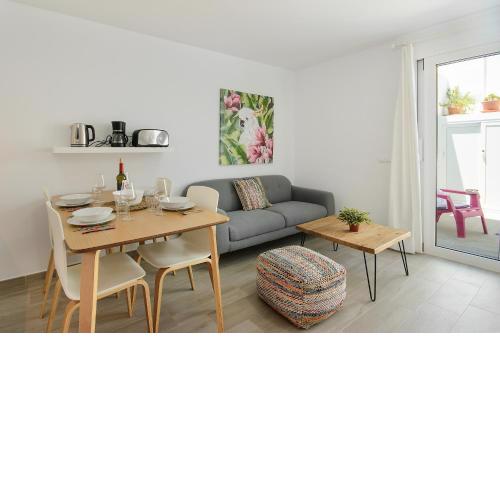 Purple Volcano Apartment, free access to the Fariones Sports Center