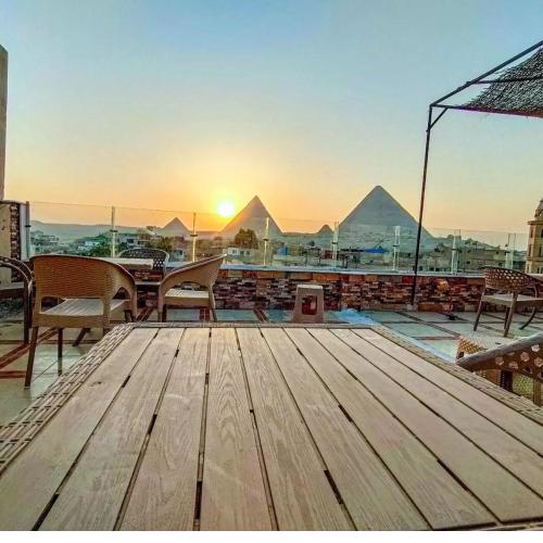Pyramids Family Inn