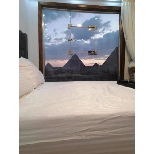 pyramids inn