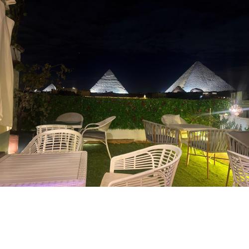 PYRAMIDS TOP IN