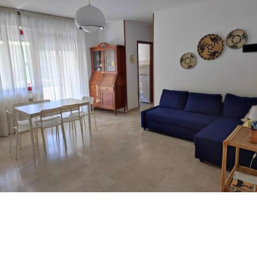 Quadrilocale nuovissimo con parcheggio privato /Four-room, super new, with parking