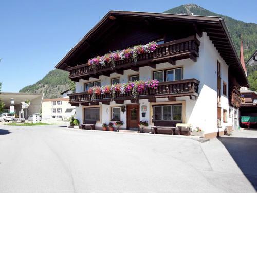 Quaint Apartment in L ngenfeld with Parking