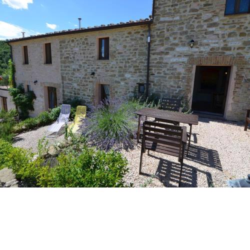 Quaint Cottage in Pergola with Garden