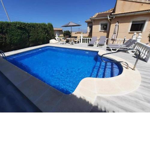 Quaint Ground floor Apartment with pool LB1