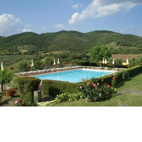 Quaint Holiday Home in Cortona with Swimming Pool