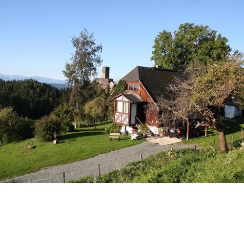Quaint Holiday Home in Leibenfels with Barbecue