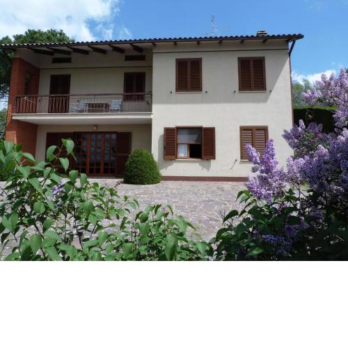 Quaint Holiday Home in Magione with Garden