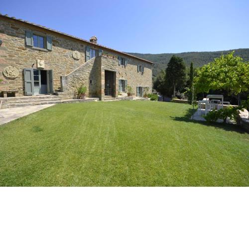 Quaint Villa with Private Pool in Cortona Italy