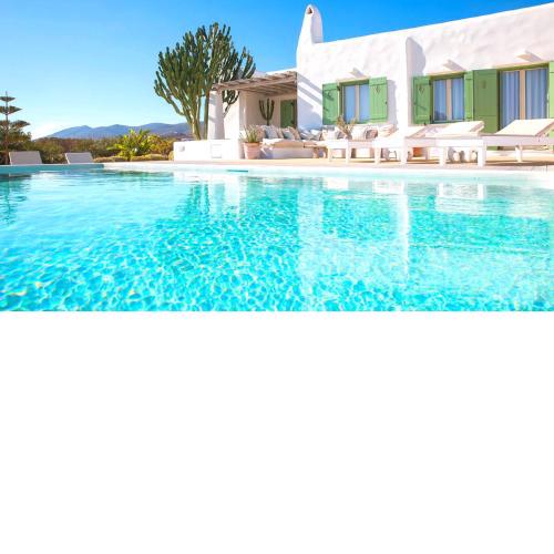 Quality Brand Villas - Maria Paros - A Unique & Luxurious Villa - Beach in Walking Distance