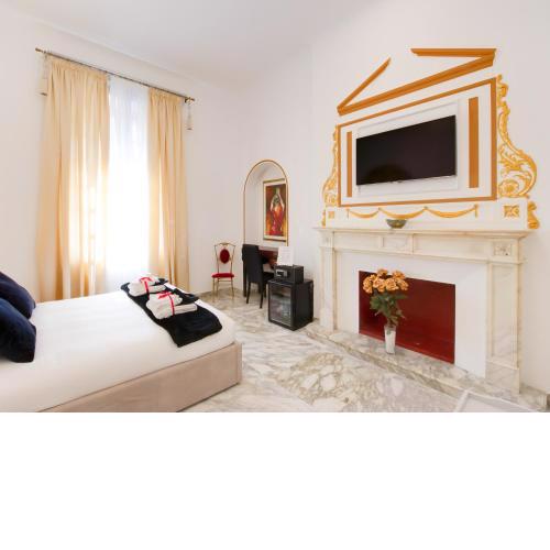 Queen Palace Suites