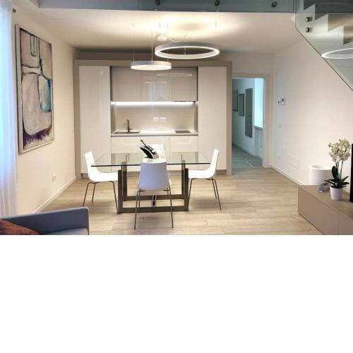 Queen Verona Luxury Apartment (sanificato all'ozono)