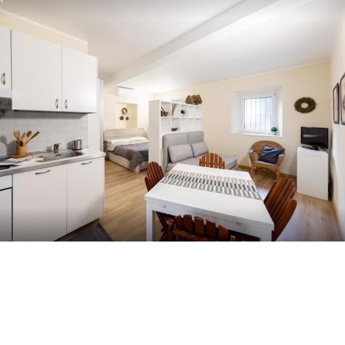 Quiet and charming apartment in the centre air conditioned and purified with ozone treatment