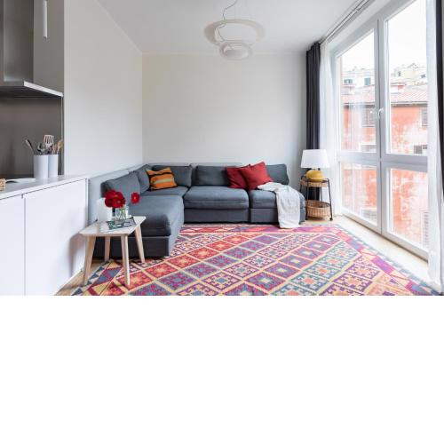 Quiet apartment with balcony at the Trevi Fountain
