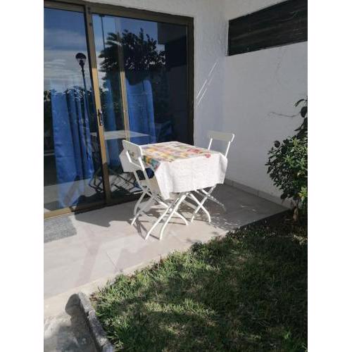 Quiet & Bright Apartment with private garden