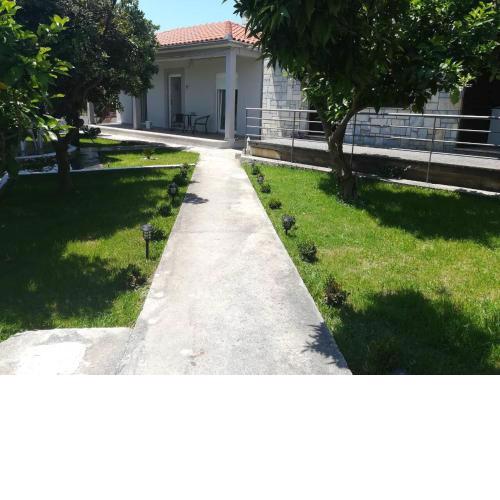 Quiet country house #1