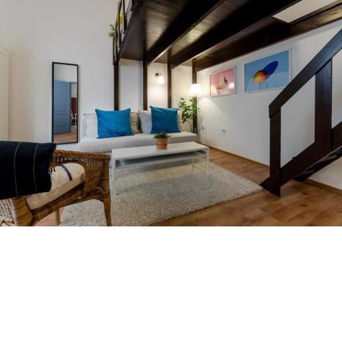 Quiet Cozy Apartment in Party Street e1