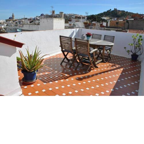 Quirky townhouse with a seaview roof terrace