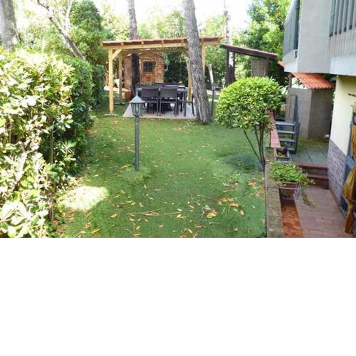 R06 Appartamento con ampio giardino
