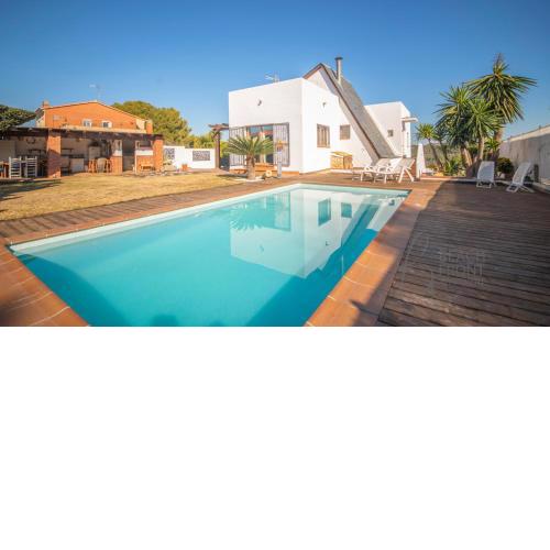 R138 Casa Jessy con gran jardin, piscina y AC