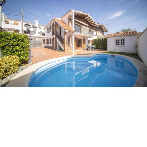 R145 Holiday house close to the beach in Roda de Bara