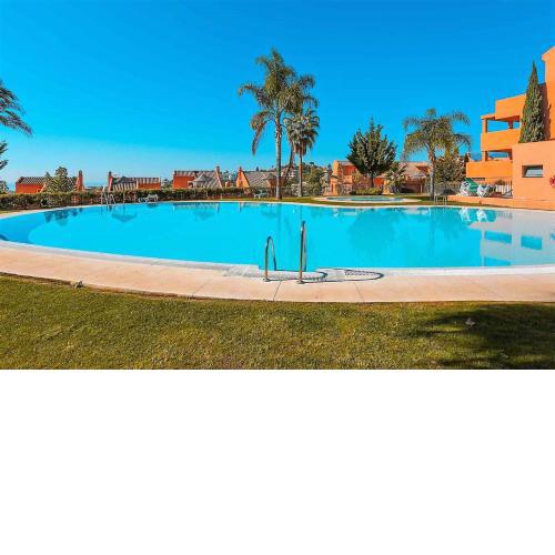 R25 Modern bright 2 bedroom apartment