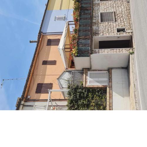 R29 Numana casa singola con ampio terrazzo
