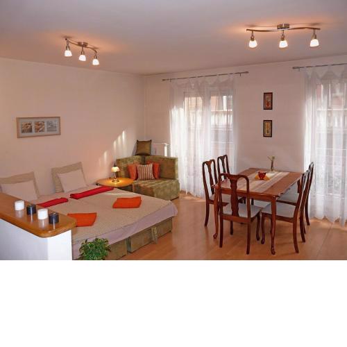 Raday Central Apartment