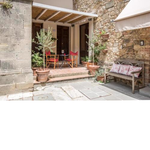 Radicondoli House