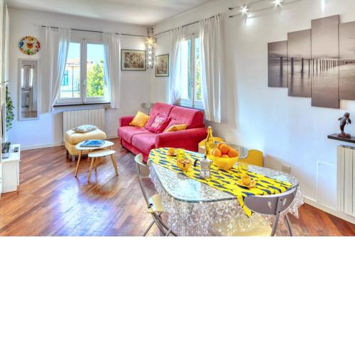 RAFFAELLA House