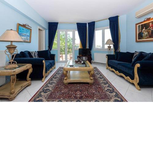 Rafkos Mansion 'Luxury Suites & Apartments'