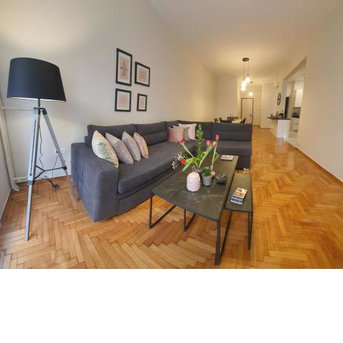 Rafqa Luxury Apartment