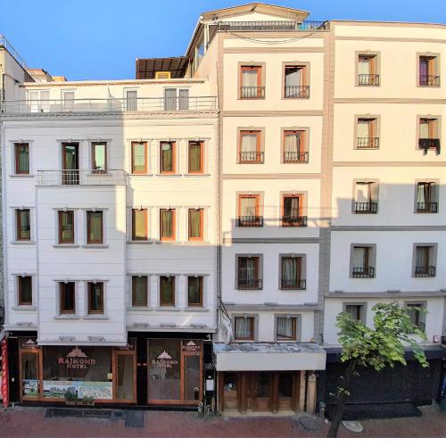 Raimond Hotel