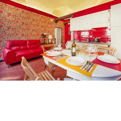 Rainbow City Center Apartment by Wonderful Italy