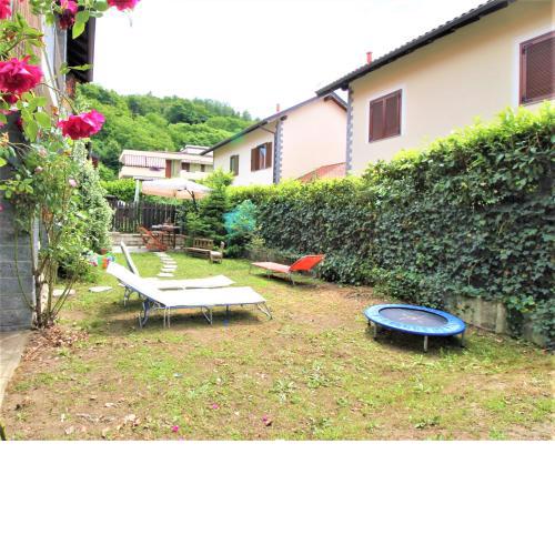 Rainbow House on Lake Orta With Parking and Private Garden