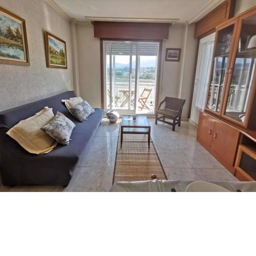 Ramallosa, Nigrán, 2 habitaciones, terraza.