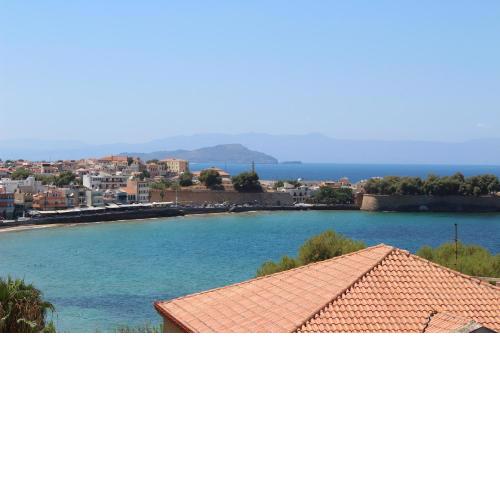 Ranias luxurious Apartment with sea view!