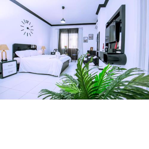 Rare New Marina Hotspot With Pool & Fast Free WIFI - Western Standards - Sheraton Plaza 415