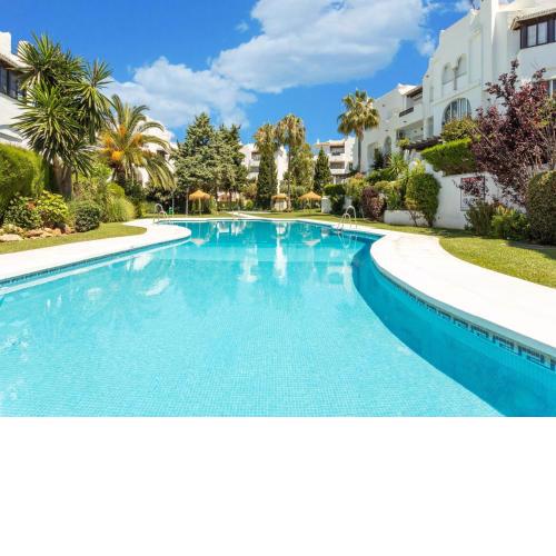 Ravishing Holiday Home in Calahonda with Garden near Sea