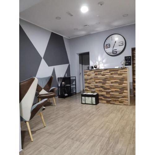 Re Carlo Rooms